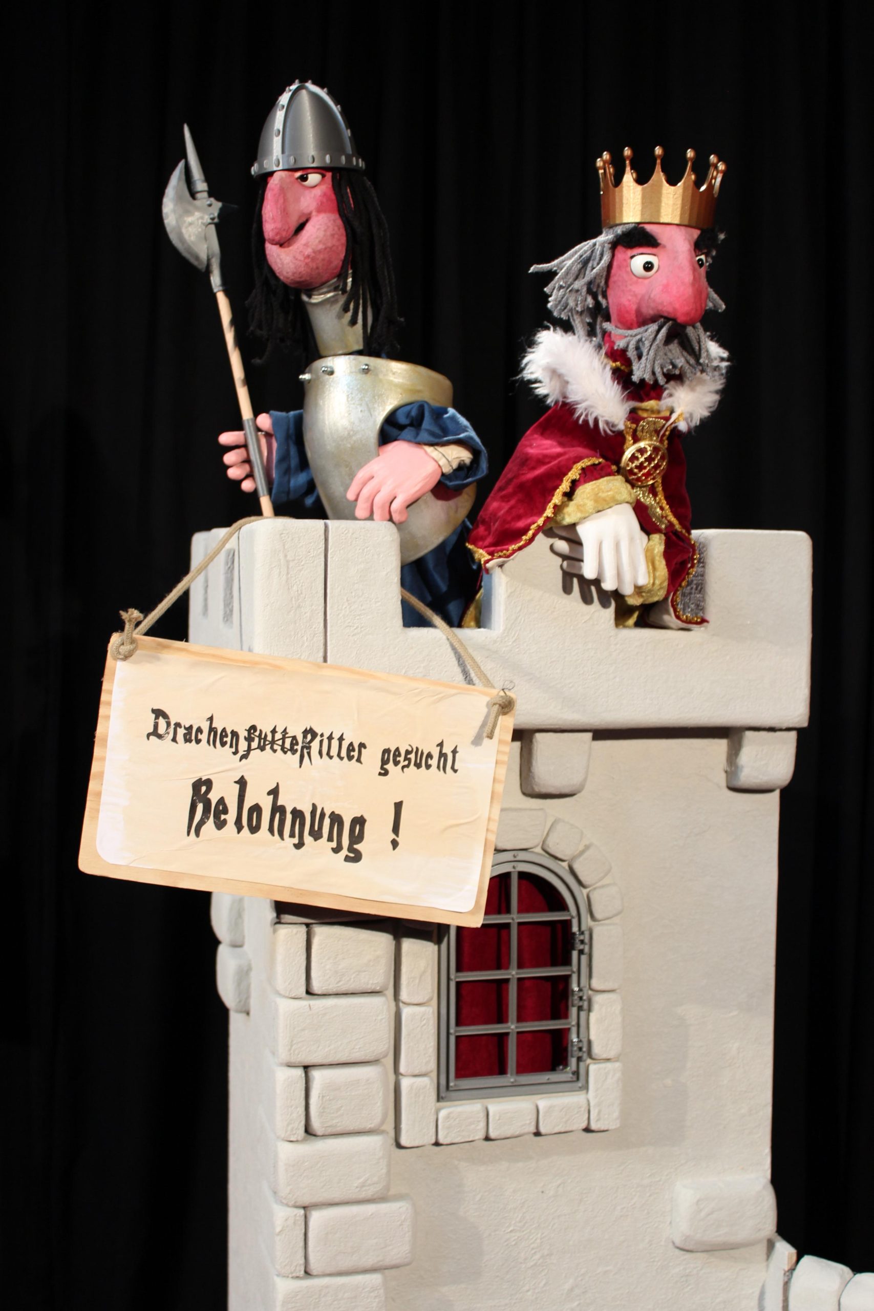 Figu­ren­thea­ter Wol­ken­schie­ber “Kein Dra­chen­fut­ter” eine Rit­ter­ge­schich­te mit&nbsp;Huhn